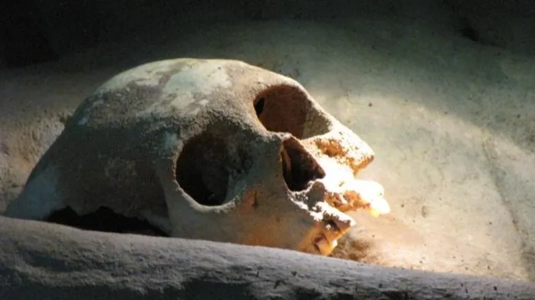 Actun Tunichil Muknal: Explora la Misteriosa Cueva Maya del Inframundo en Belice