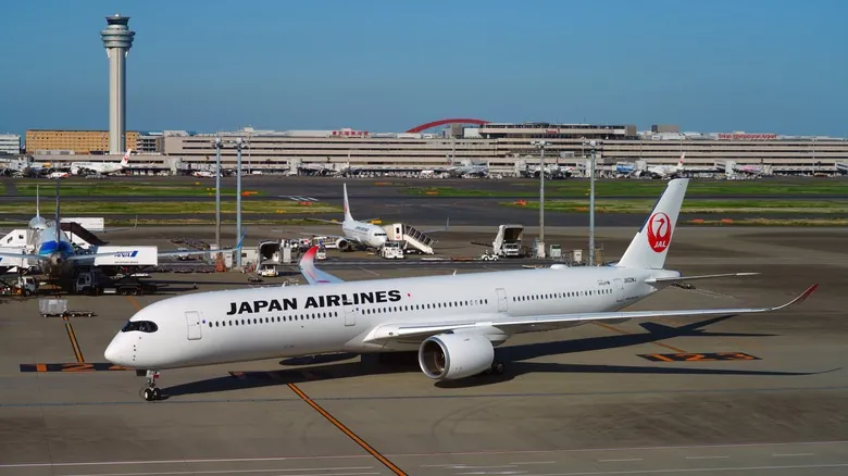 Aeropuerto de Haneda: El Secreto de la Limpieza Impecable y la Eficiencia Japonesa