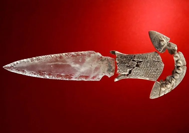 Armas de Cristal de Roca: El Misterio del Tholos de Montelirio y la Élite Prehistórica Ibérica