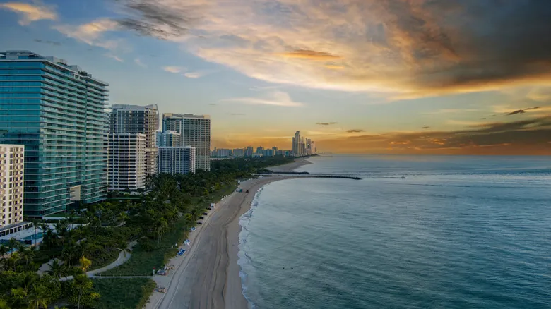 Aumento del Nivel del Mar: El Impacto del Cambio Climático en las Ciudades Costeras Globales y el Caso de Miami