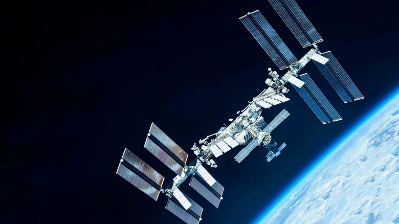 Baños en el Espacio: La Fascinante Ingeniería de la Gestión de Residuos en Órbita