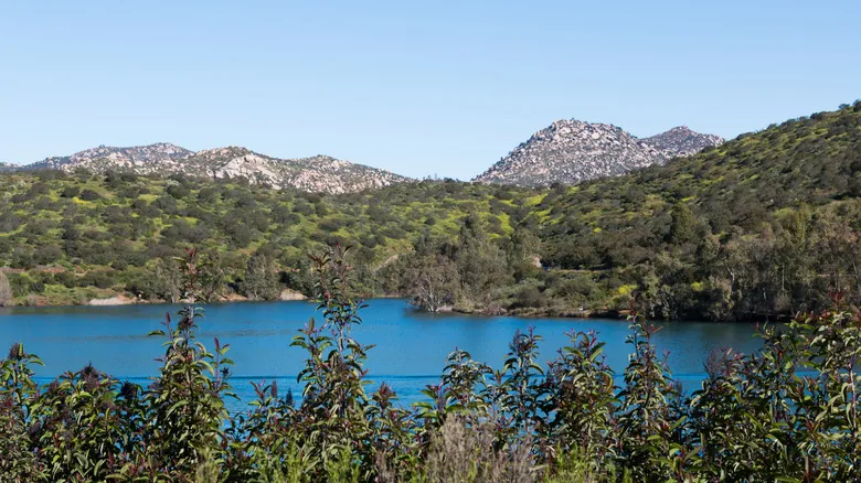 Campamentos Inolvidables en Lagos de California: Guía Definitiva para Aventuras Naturales