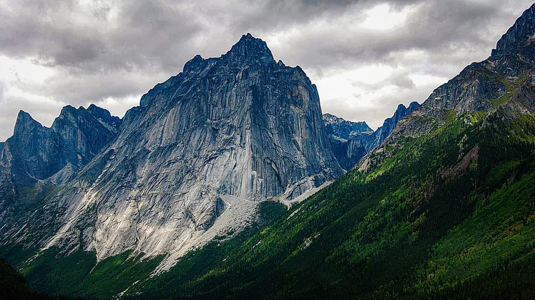 Cañón Scimitar: El Último Bastión de la Naturaleza Salvaje en Canadá