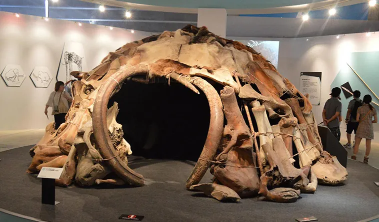 Chozas de Huesos de Mamut en Mezhyrich: Arquitectura Monumental de la Edad de Hielo