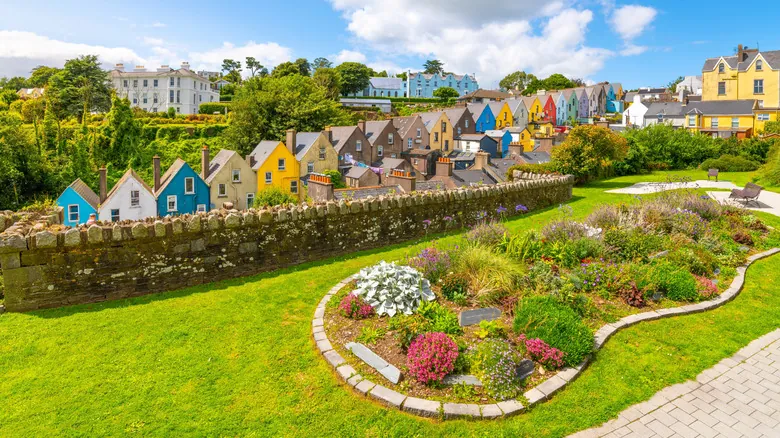 Cobh, Irlanda: Un Viaje Atemporal por la Historia Marítima y la Emigración Irlandesa