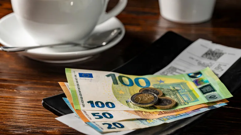 Cómo Dividir la Cuenta en Francia: Consejos Esenciales para una Experiencia Gastronómica sin Complicaciones