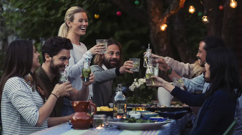 Cómo Organizar la Fiesta de Mocktails Perfecta: Guía Completa para Eventos Sin Alcohol Inolvidables