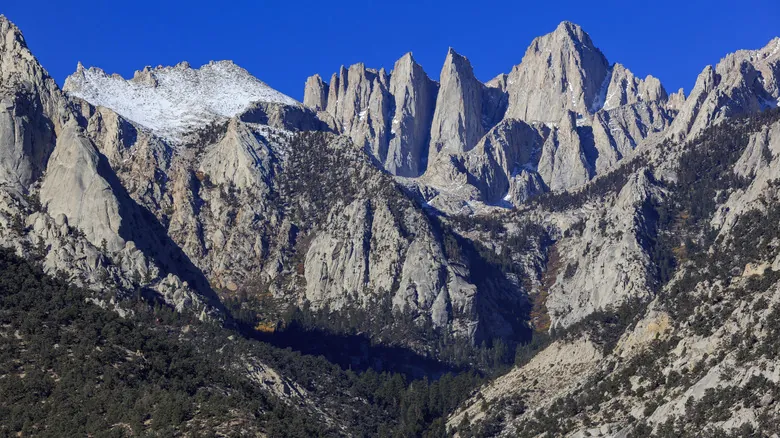 Conquista las Cumbres: Guía Esencial para las 5 Montañas Más Altas de EE. UU.