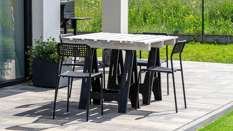 Crea Tu Mesa de Comedor DIY con Paletas de Madera: Guía Definitiva y Sostenible