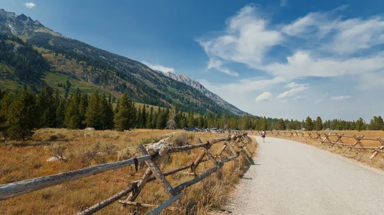 Descubre Delta Lake: La Desafiante Belleza Alpina de Grand Teton