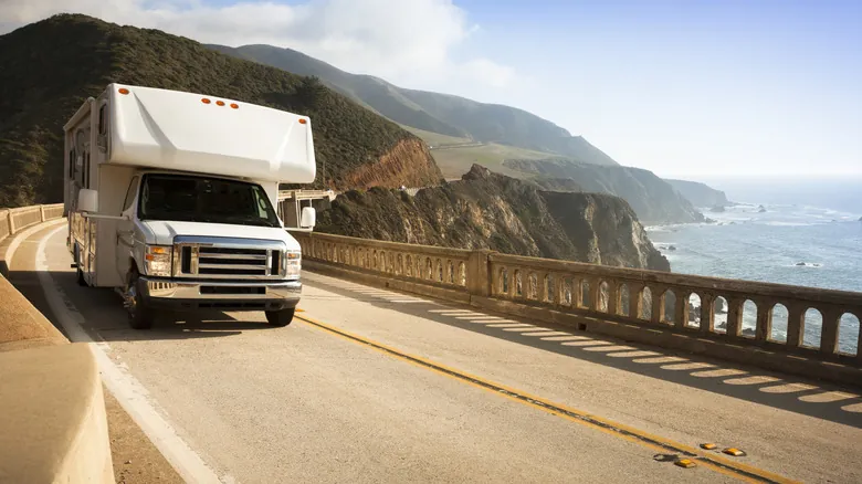 Descubre la Costa Central de California en Casa Rodante: Tu Guía Evergreen para una Aventura Inolvidable en Coastal Dunes RV Park
