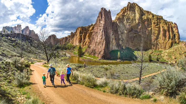 Descubre los Mejores Parques Estatales de EE. UU. para Senderismo y Aventura