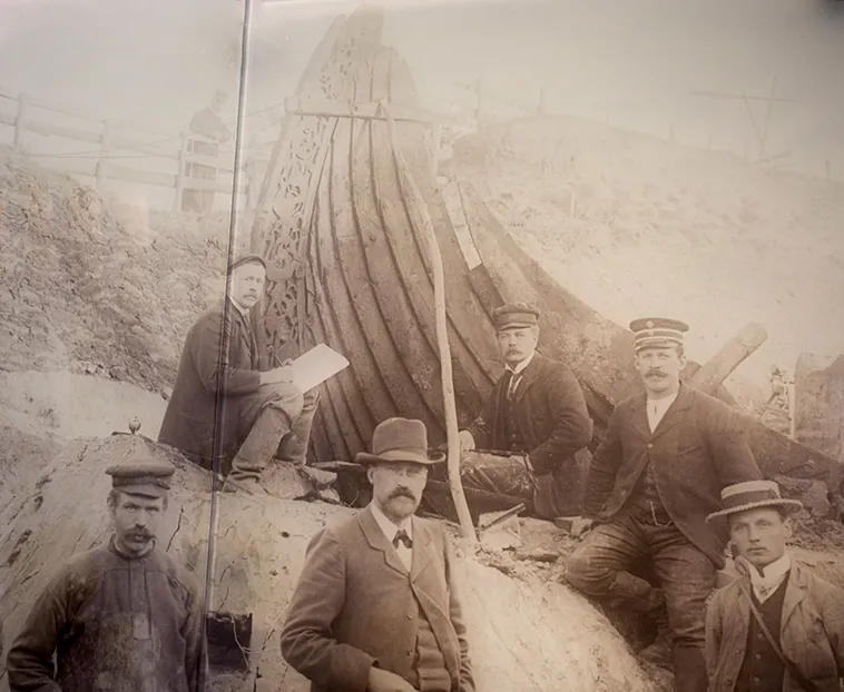 Descubrimiento del Barco de Oseberg: Un Tesoro Vikingo Inigualable en Noruega