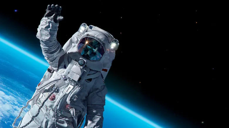 Digestión en Órbita: La Sorprendente Razón por la que los Astronautas No Eructan