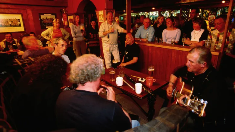 El Alma Musical de Irlanda: Cómo Vivir la Experiencia Tradicional en tu Viaje