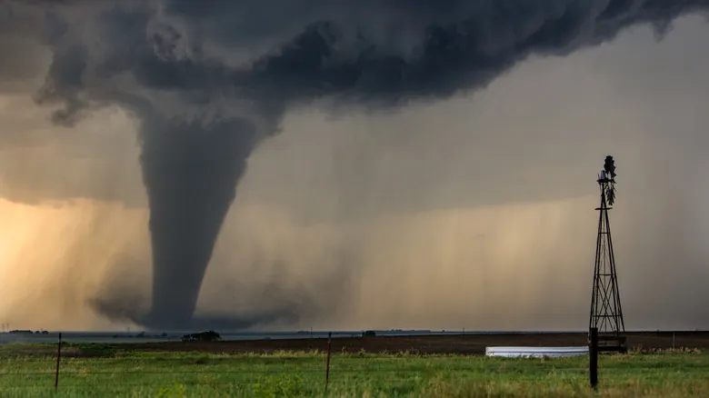 El Corazón de la Tormenta: ¿Por Qué Kansas es el Epicentro Mundial de los Tornados?