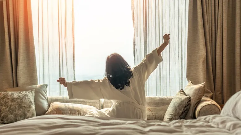 El Sueño y la Longevidad: Descifrando el Descanso Ideal para una Vida Plena