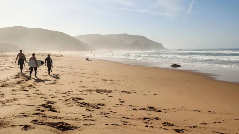 Ericeira, Portugal: Un Paraíso Costero entre Olas Épicas y Tradición Viva