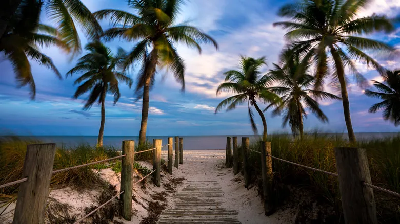Explora el Encanto Cubano en Key West: Tu Guía Completa de Havana Cabana