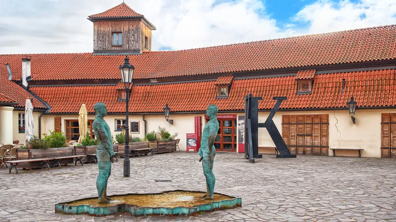 Explora Europa: Un Viaje Inolvidable por Sus Destinos Literarios Más Emblemáticos