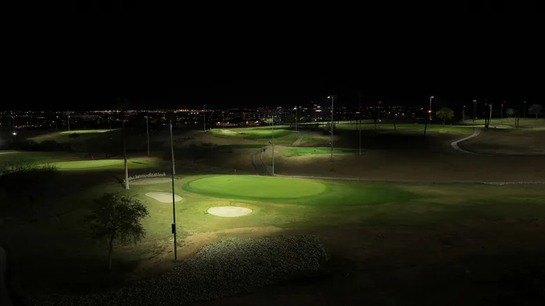 Golf Nocturno en Arizona: La Solución Innovadora para Jugar Bajo las Estrellas