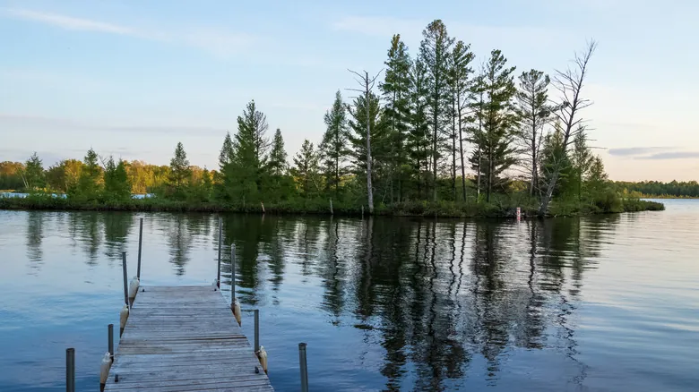 Guía Completa: Explore el Chippewa Flowage, la Joya Acuática y Paraíso de Pesca de Wisconsin