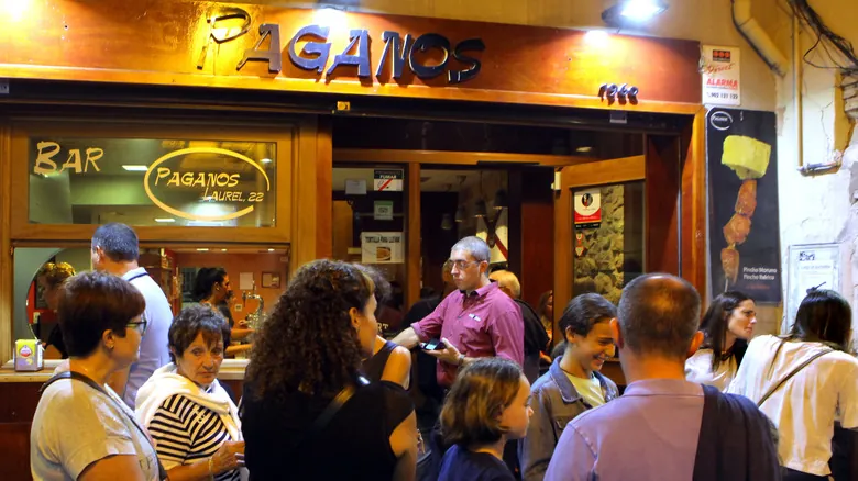 Guía Completa para Disfrutar el Tapeo en Madrid: Una Experiencia Gastronómica Inolvidable