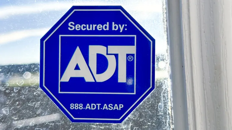 Guía Completa para Mantener y Restablecer tu Sistema de Seguridad ADT: Batería y Panel