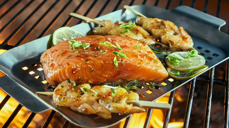 Guía Completa para una Limpieza y Mantenimiento Óptimo de tu Parrilla: Hacks Inteligentes y Soluciones Caseras