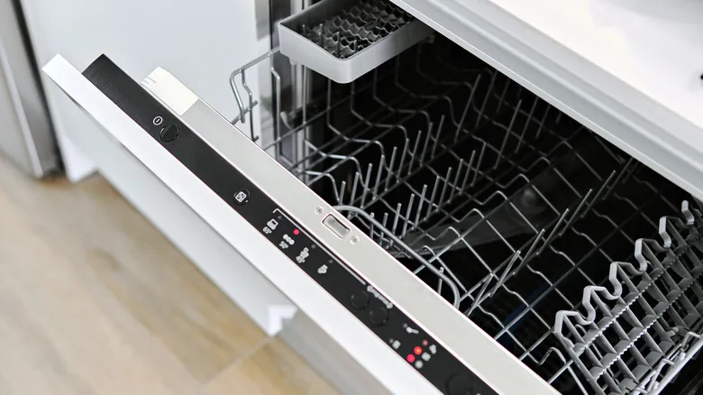 Guía Completa para una Limpieza y Mantenimiento Óptimo de tu Parrilla: Hacks Inteligentes y Soluciones Caseras