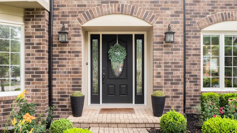Guía Definitiva: Cómo Elegir el Color Ideal para la Puerta Principal de tu Hogar y Potenciar su Valor
