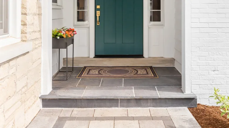 Guía Definitiva: Cómo Elegir el Color Ideal para la Puerta Principal de tu Hogar y Potenciar su Valor