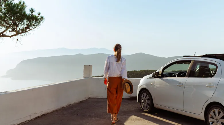 Guía Definitiva para Alquilar un Auto en Europa: Estrategias Expertas de Rick Steves para Ahorrar y Viajar Mejor