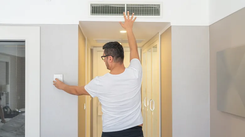 Guía Definitiva para Dormir Fresco en Hoteles Europeos sin Aire Acondicionado