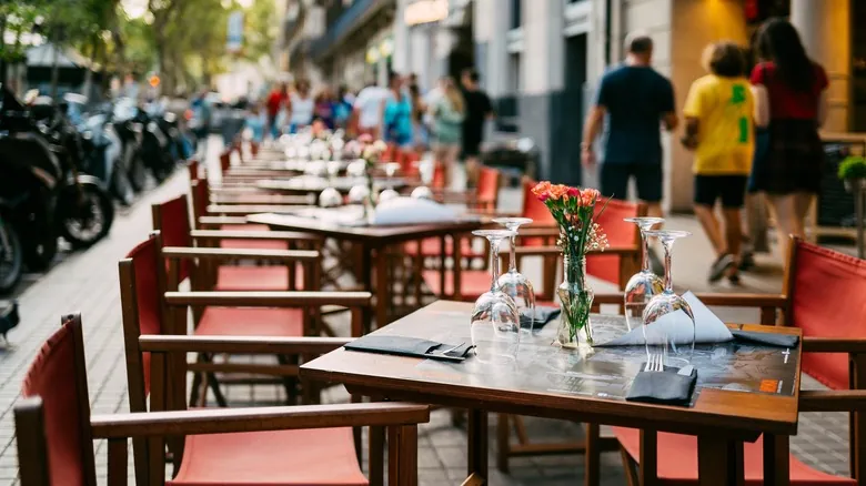 Guía Esencial para Comer en Barcelona: Desmitificando La Rambla y Encontrando Sabores Genuinos