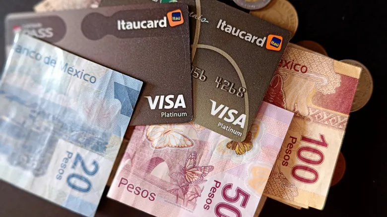 Guía Esencial para el Manejo del Dinero en México: Efectivo, Tarjetas y Pesos