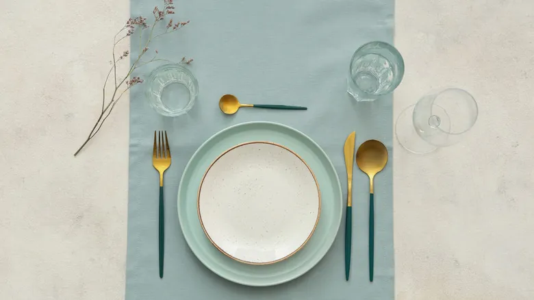 Guía Esencial para Elegir Ropa de Mesa: Colores y Telas para Toda Ocasión