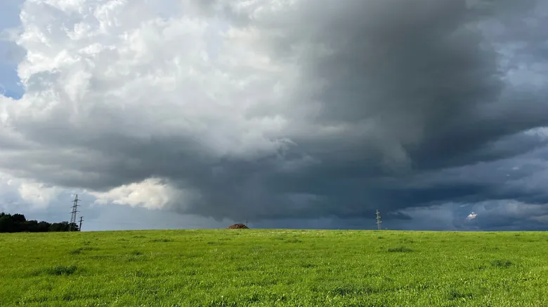 Guía Esencial para Entender y Protegerse de las Tormentas Eléctricas y los Rayos