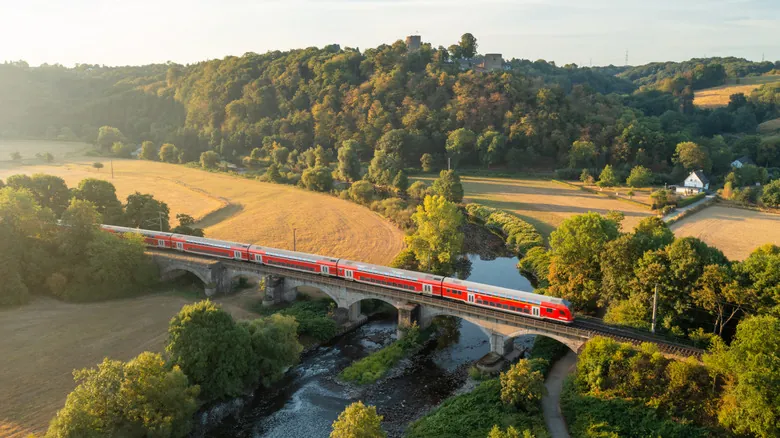 Guía Esencial para Viajar en Tren por Alemania: Enfrentando los Retrasos de Deutsche Bahn
