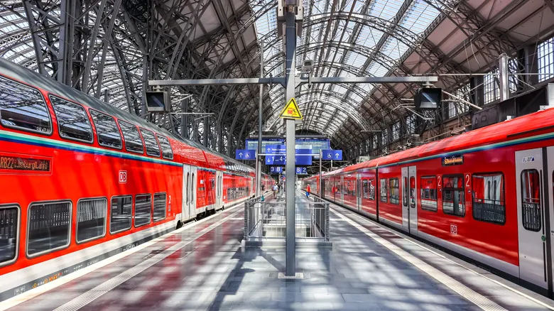 Guía Esencial para Viajar en Tren por Alemania: Enfrentando los Retrasos de Deutsche Bahn