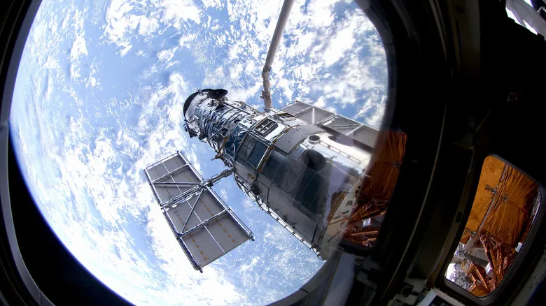 Hubble vs. Webb: Dos Gigantes Cósmicos que Revelan los Secretos del Universo