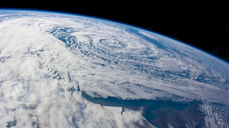 Impacto Catastrófico: ¿Qué Sucedería si la Tierra Dejara de Girar Repentinamente?