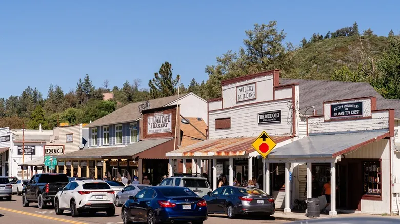 Julian, California: Un Escape Histórico y Delicioso en las Montañas del Sur de California