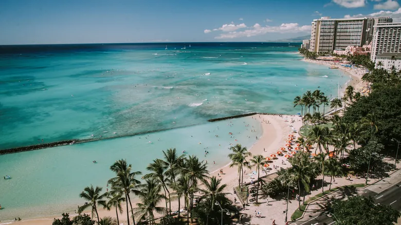 Kaimana Beach Oahu: Tu Oasis de Serenidad Lejos del Bullicio de Waikiki