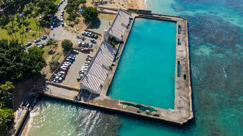 Kaimana Beach Oahu: Tu Oasis de Serenidad Lejos del Bullicio de Waikiki