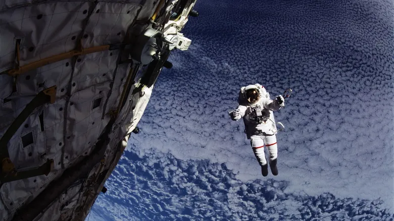 La Gestión de Residuos Espaciales: Innovación y Retos en la Estación Espacial Internacional