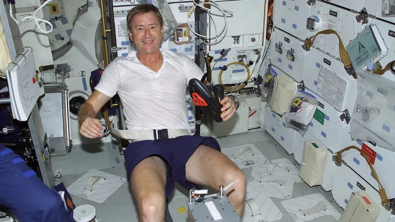 La Vida Cotidiana de los Astronautas en la Estación Espacial Internacional: Desafíos y Adaptaciones en Órbita