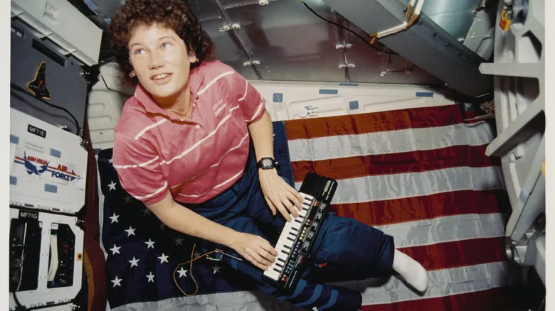 La Vida Cotidiana de los Astronautas en la Estación Espacial Internacional: Desafíos y Adaptaciones en Órbita