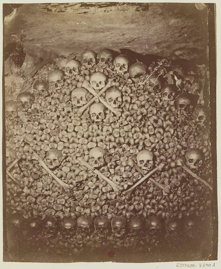 Las Catacumbas de París: Un Fascinante Viaje por su Historia Subterránea y Misterios