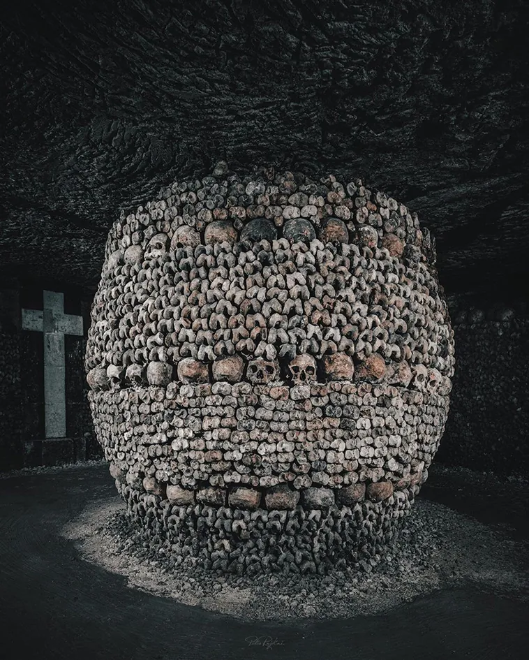 Las Catacumbas de París: Un Fascinante Viaje por su Historia Subterránea y Misterios